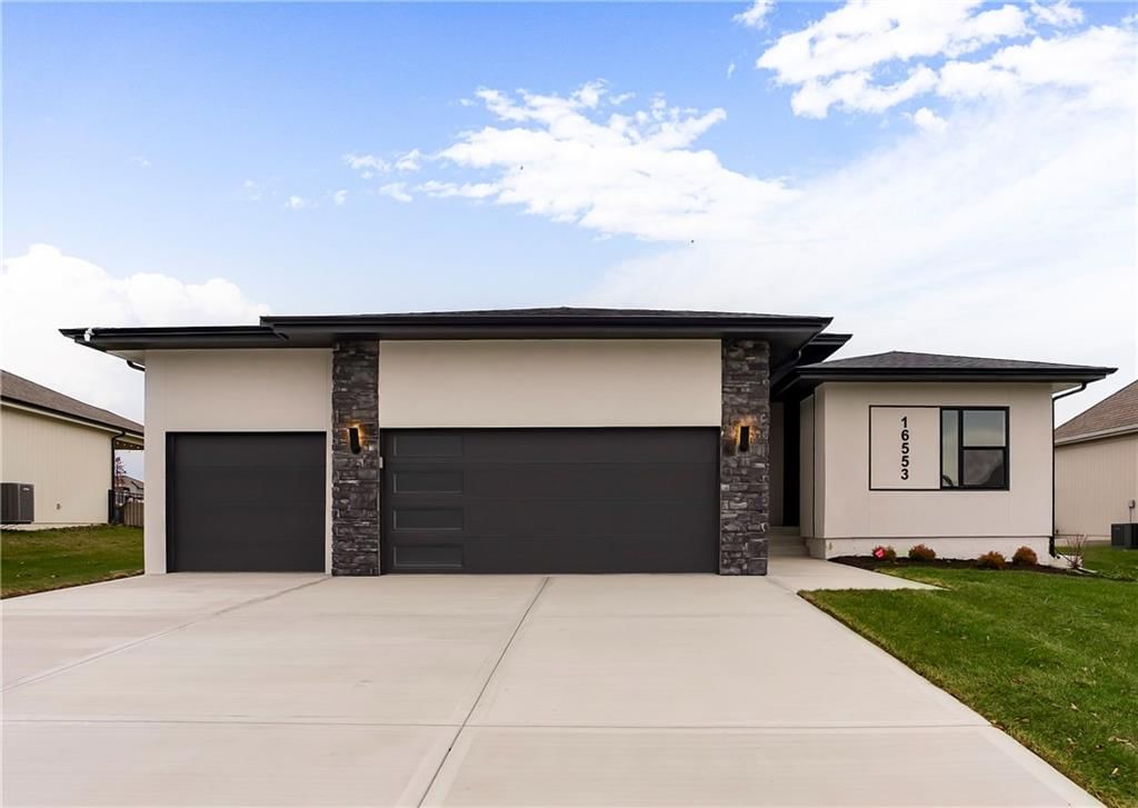 16553 S Stagecoach Street — photo 2