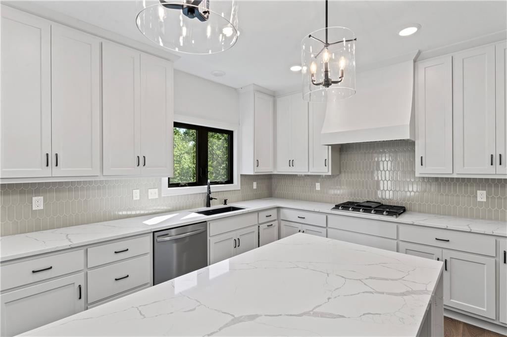 7015 NW Forest Lakes Drive — photo 9