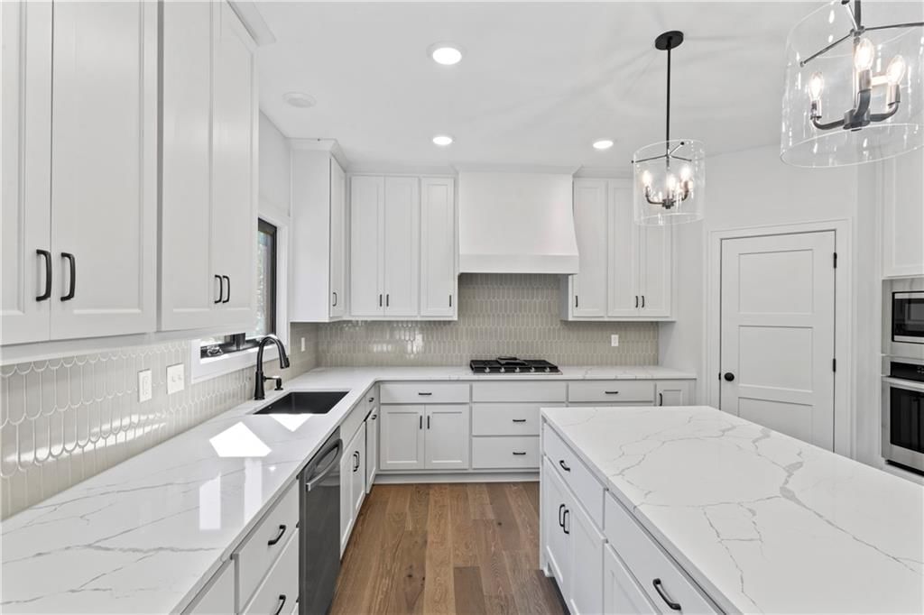 7015 NW Forest Lakes Drive — photo 11