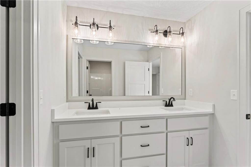 7015 NW Forest Lakes Drive — photo 35