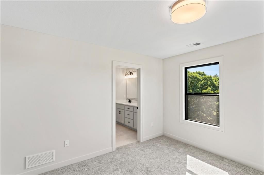 7015 NW Forest Lakes Drive — photo 37