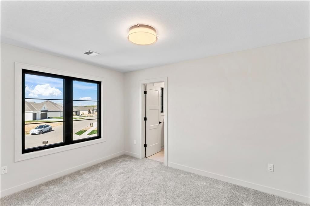 7015 NW Forest Lakes Drive — photo 39