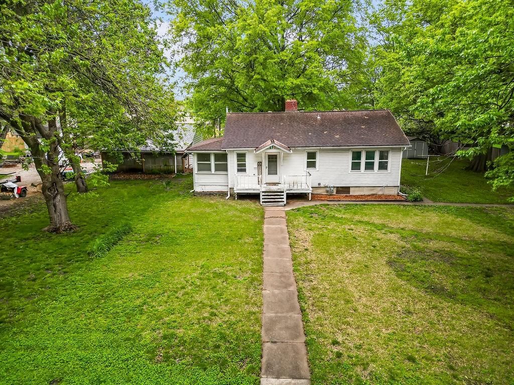 231 W Park Street — photo 3