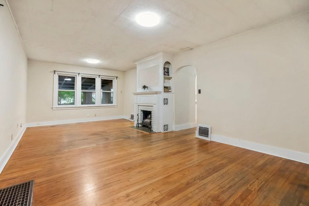 231 W Park Street — photo 5