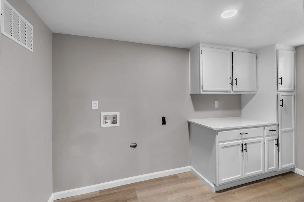 18514 E 8th Street — photo 24
