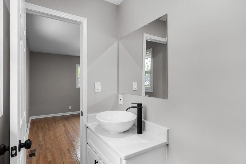 18514 E 8th Street — photo 25