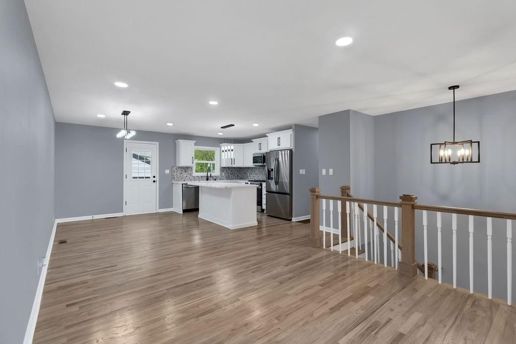 18514 E 8th Street — photo 28