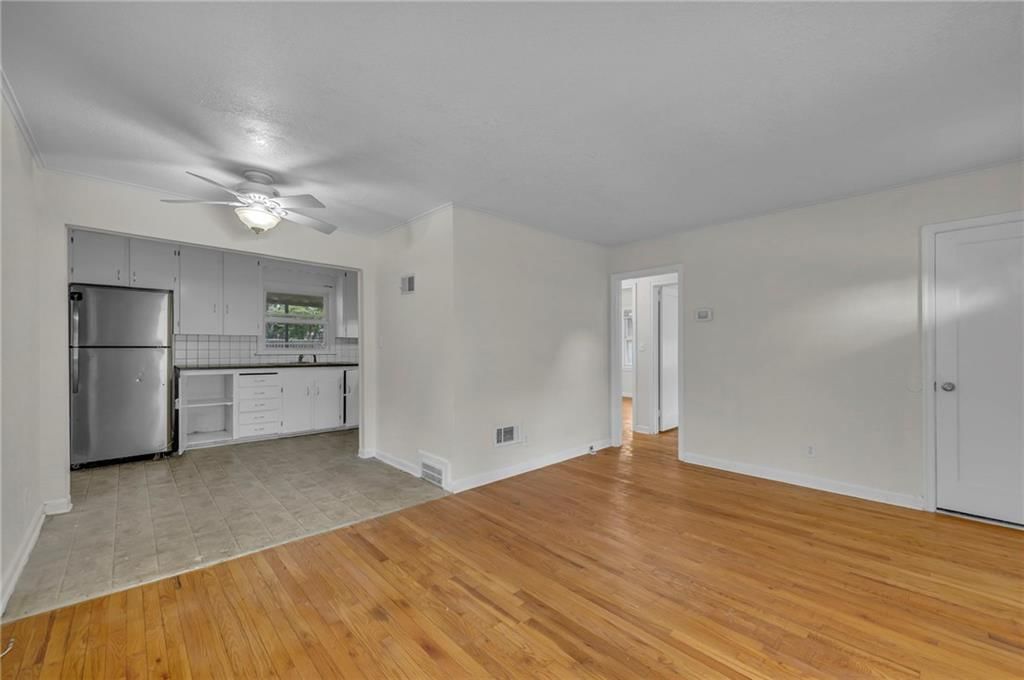 1444 E 21st Avenue — photo 8