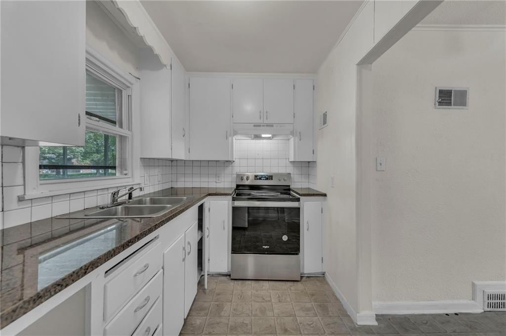 1444 E 21st Avenue — photo 11