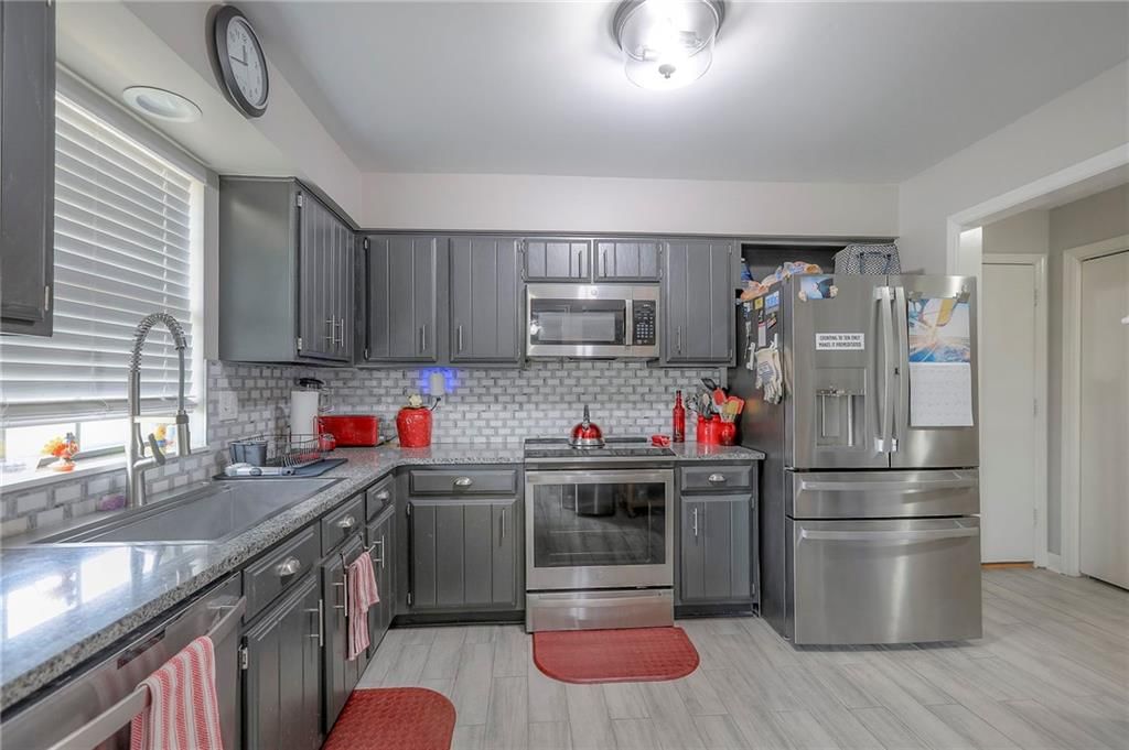 10240 Locust Street — photo 17