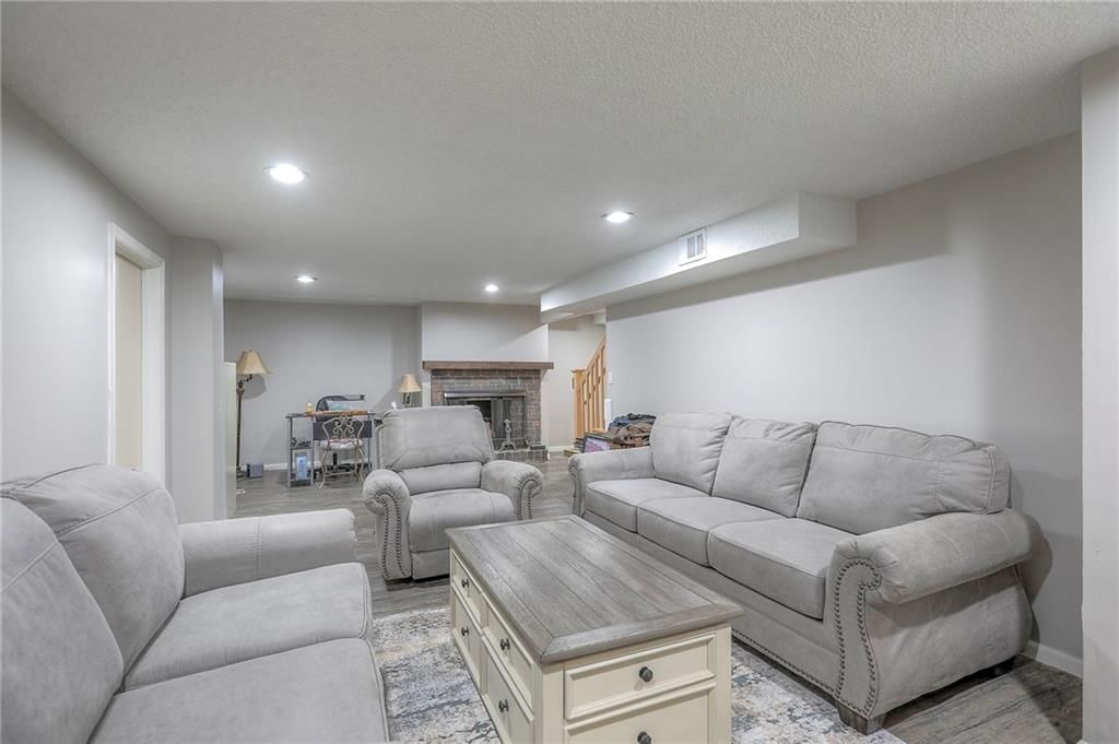 10240 Locust Street — photo 34