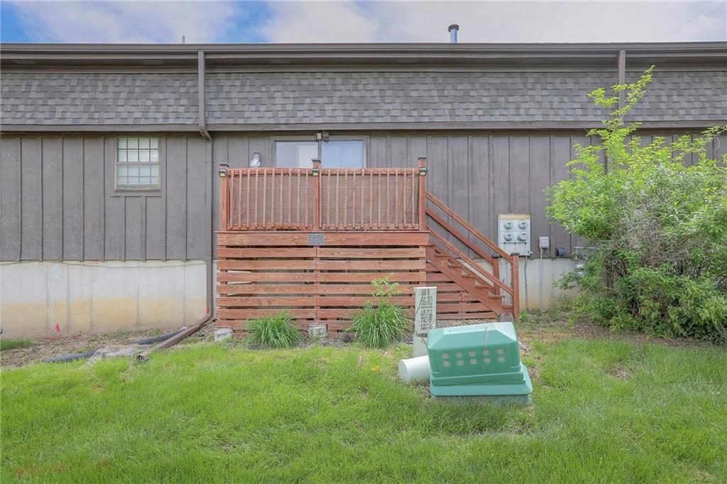 10240 Locust Street — photo 38