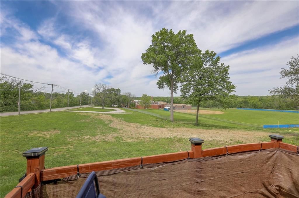 10240 Locust Street — photo 39