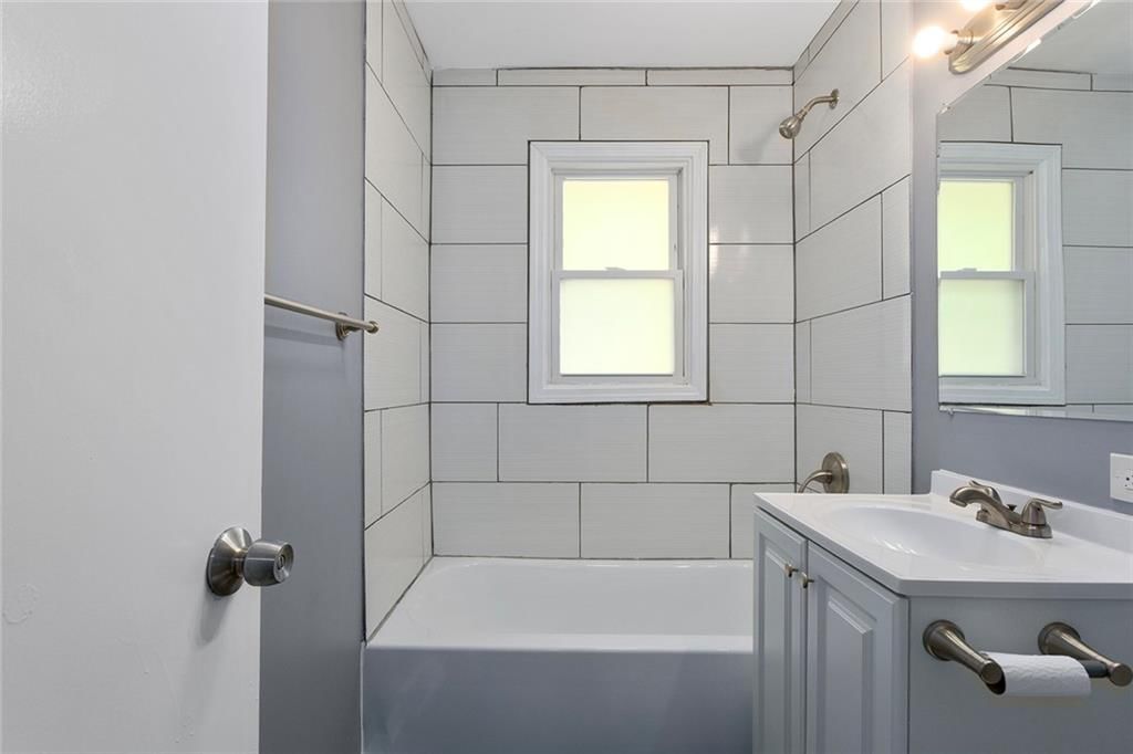 11217 Herrick Avenue — photo 12