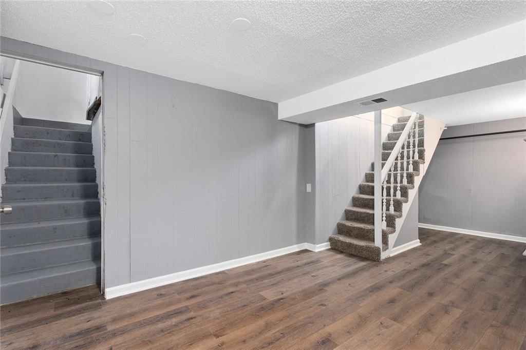 11217 Herrick Avenue — photo 21