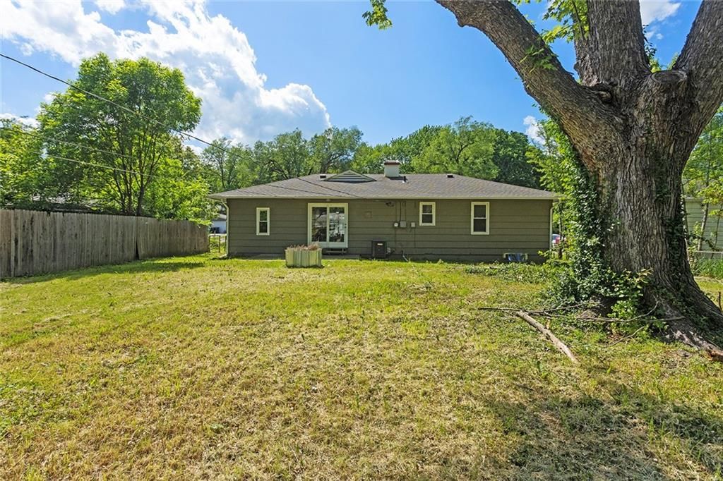 11217 Herrick Avenue — photo 27