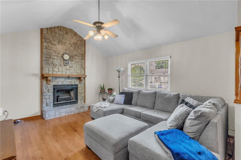 1905 NE Patterson Drive — photo 4