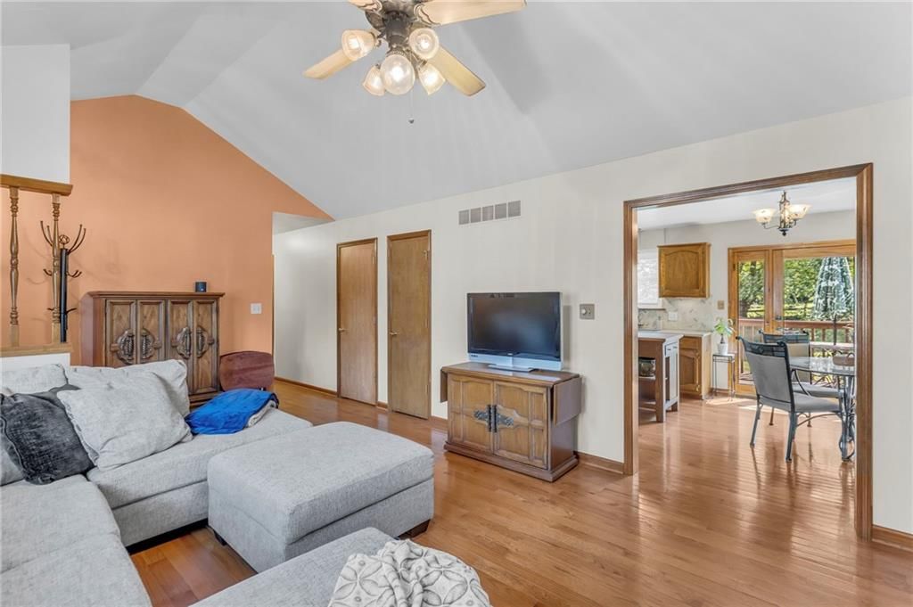 1905 NE Patterson Drive — photo 7