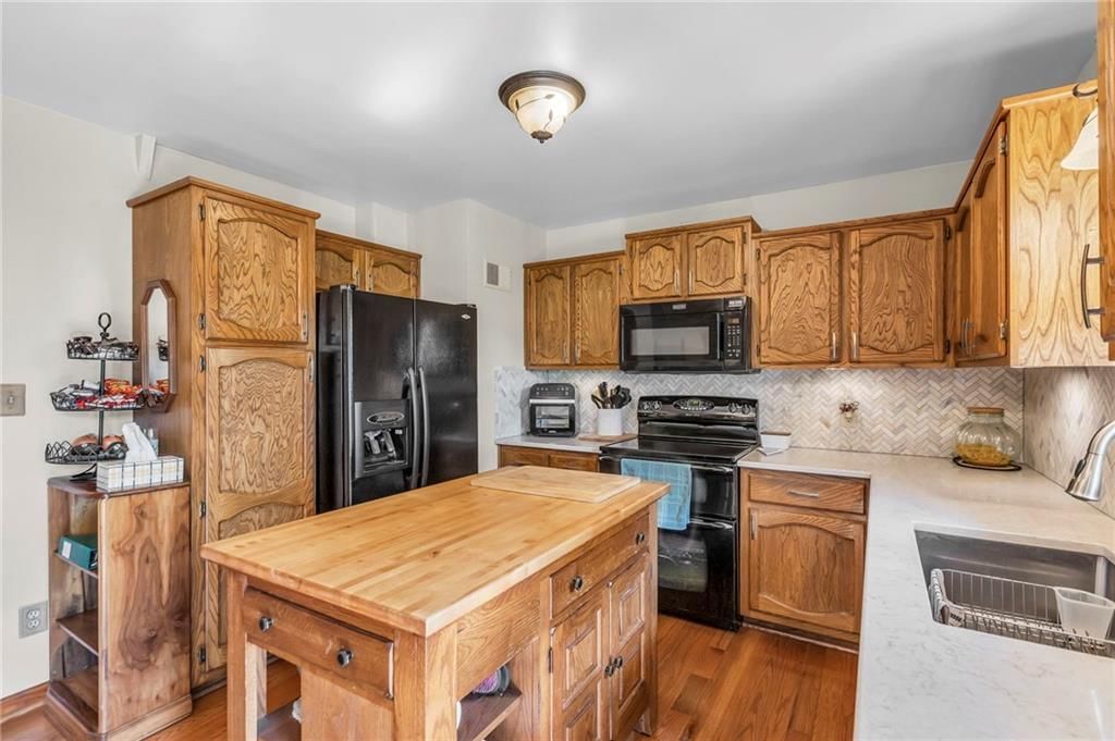 1905 NE Patterson Drive — photo 11