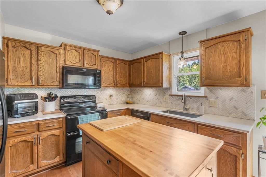 1905 NE Patterson Drive — photo 12