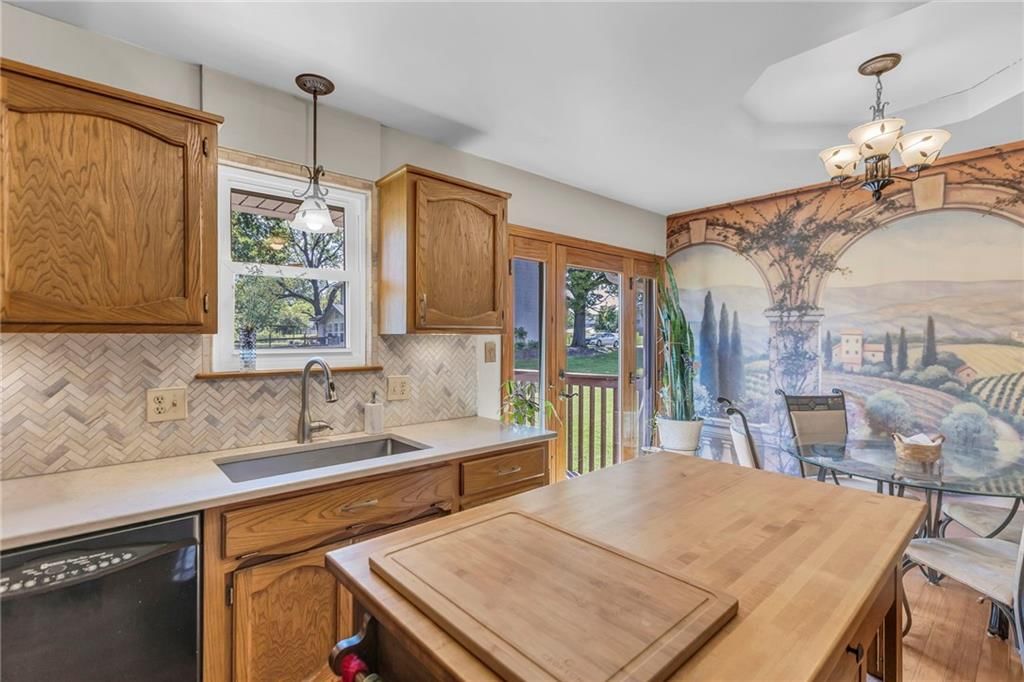 1905 NE Patterson Drive — photo 14