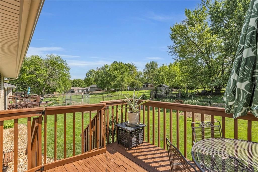 1905 NE Patterson Drive — photo 33