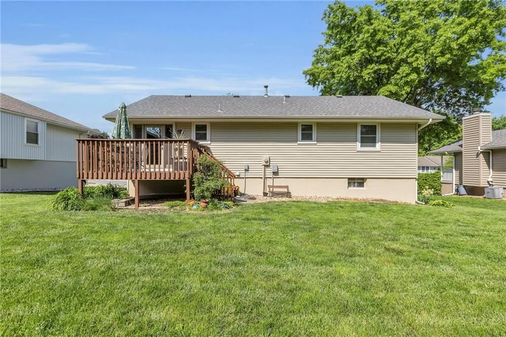 1905 NE Patterson Drive — photo 35