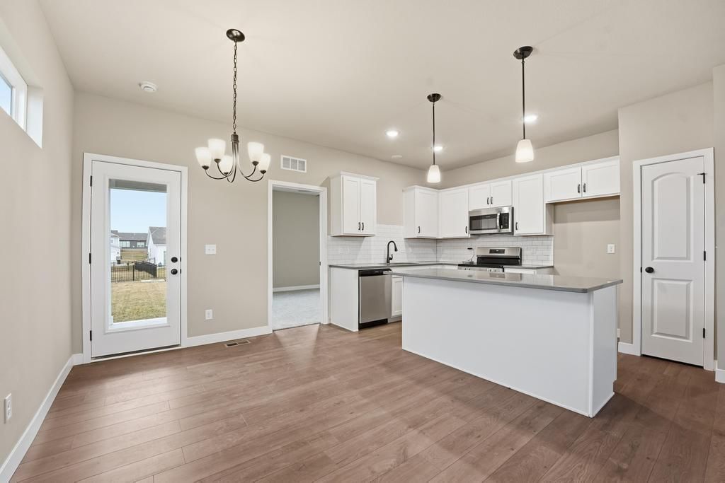 27012 E Dogwood Lane — photo 3