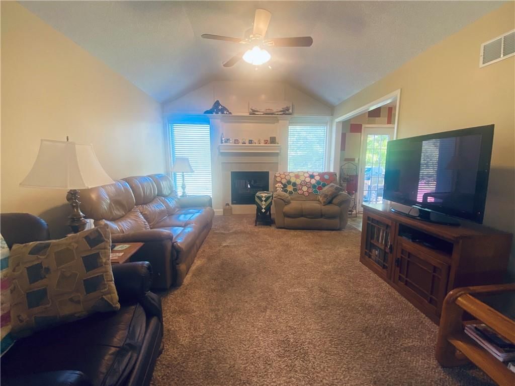 7124 N Hickory Street — photo 4