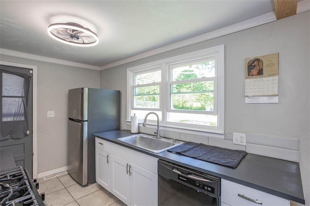 7801 Longwood Avenue — photo 17