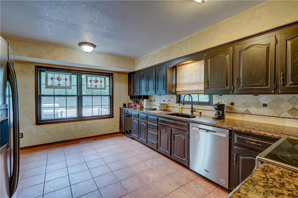 Photo 20 of 54 - 455 N Winnebago Drive