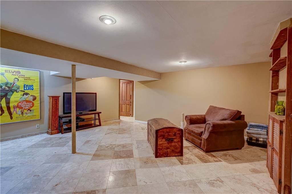Photo 37 of 54 - 455 N Winnebago Drive