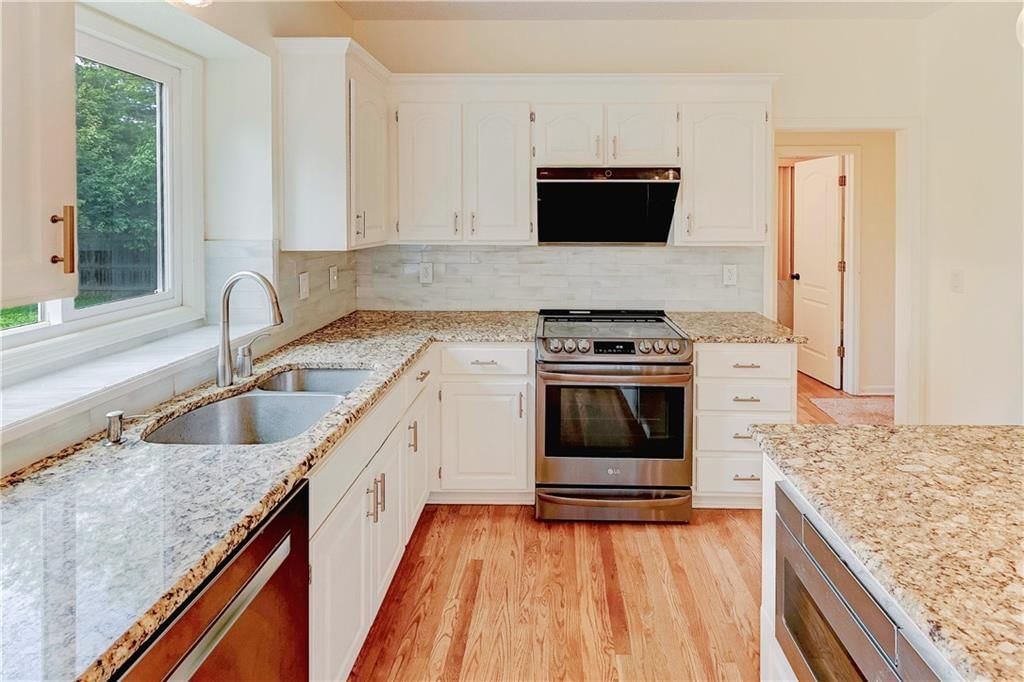 11512 SUMMIT Street — photo 23