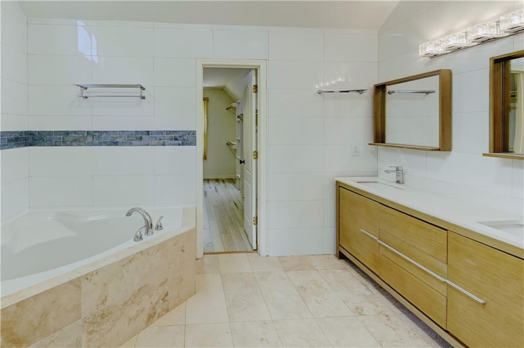 11512 SUMMIT Street — photo 36