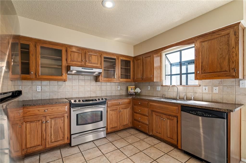 5109 W 62nd Street — photo 16