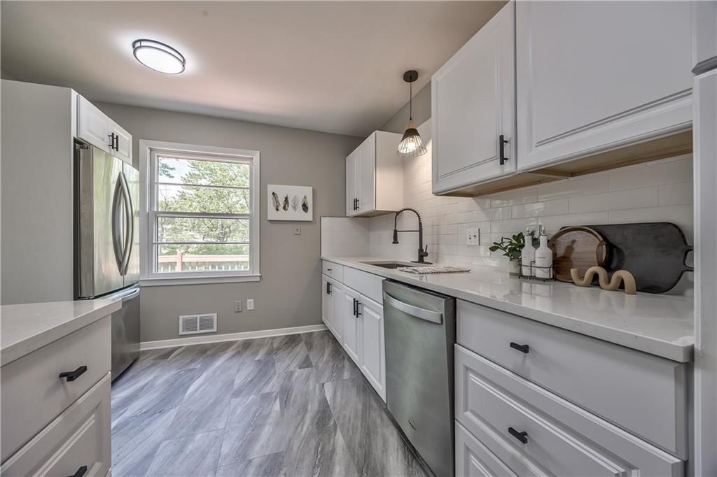 9724 W 91st Street — photo 10