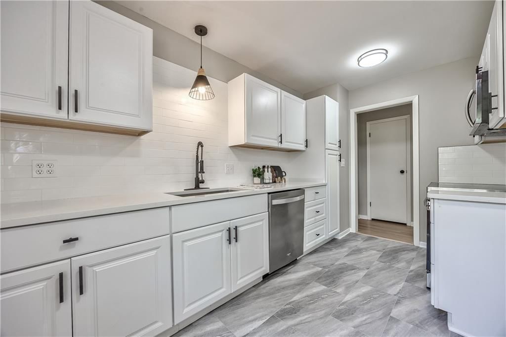 9724 W 91st Street — photo 13