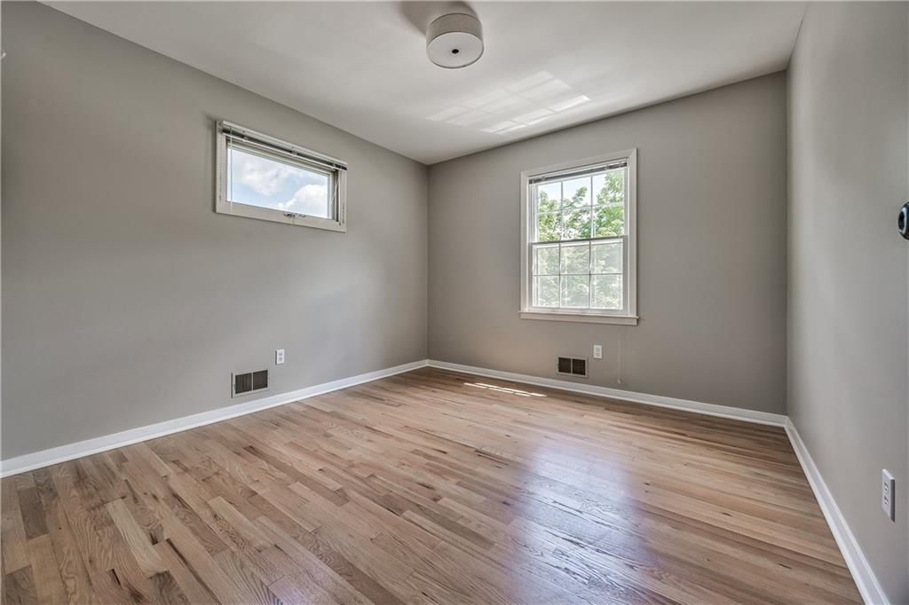 9724 W 91st Street — photo 23