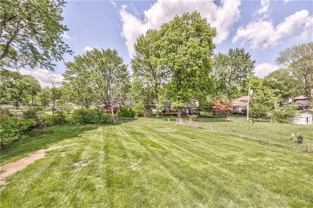 9724 W 91st Street — photo 33
