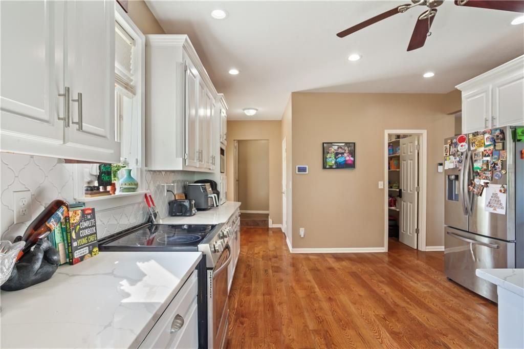 14 Emerald Shore Drive — photo 8