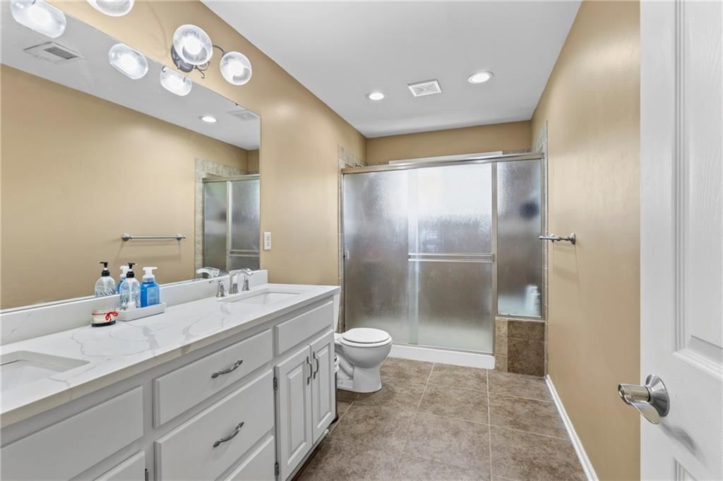 14 Emerald Shore Drive — photo 22