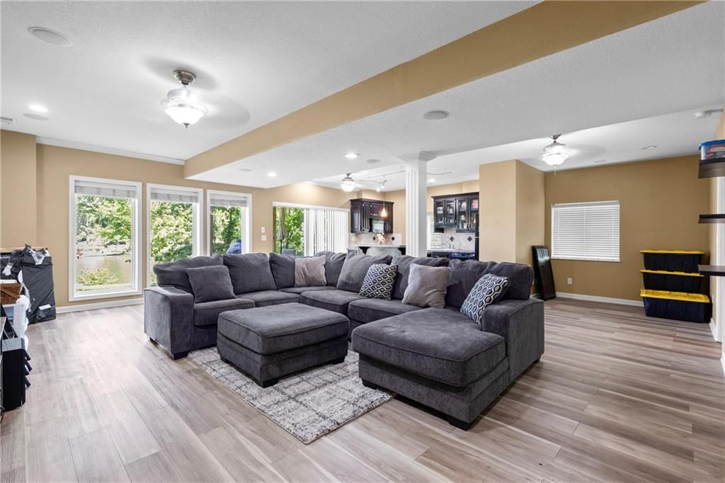 14 Emerald Shore Drive — photo 32