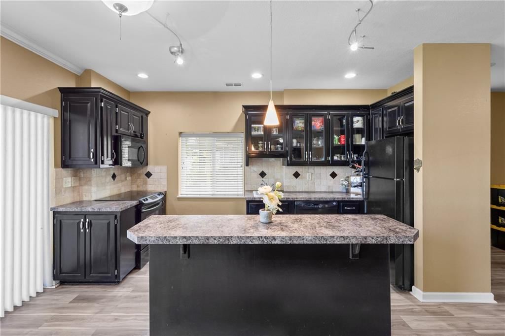 14 Emerald Shore Drive — photo 35