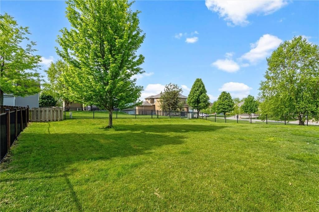 2455 W Concord Drive — photo 39