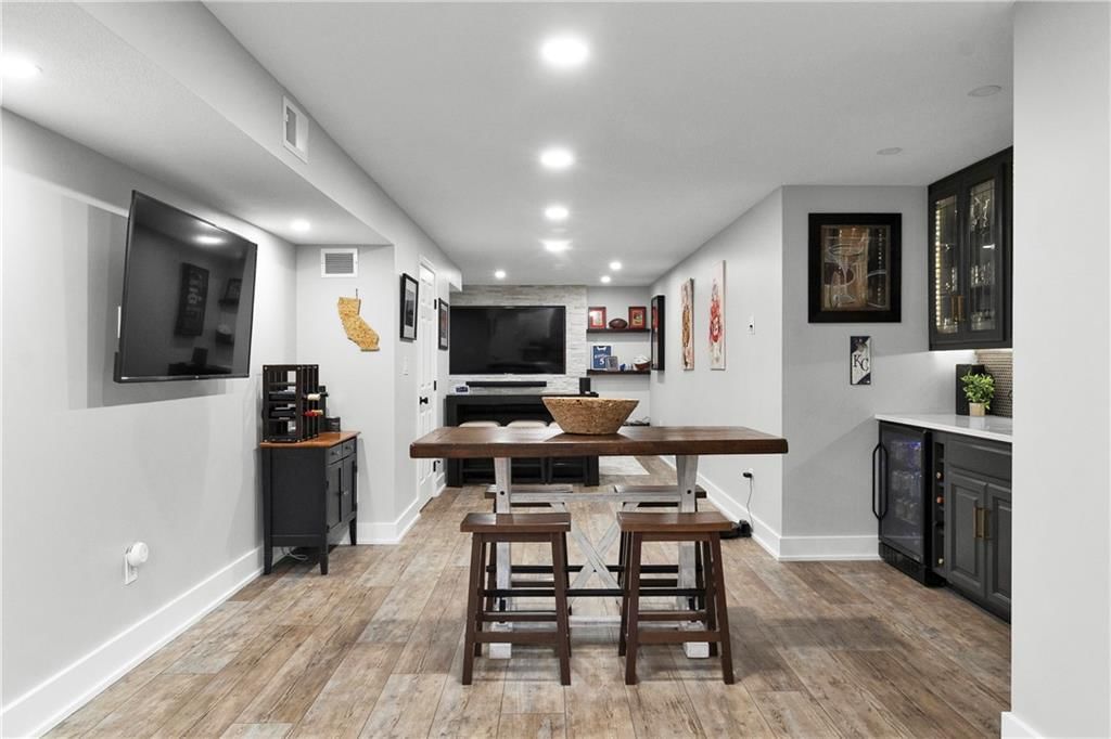 21511 W 100th Terrace — photo 22