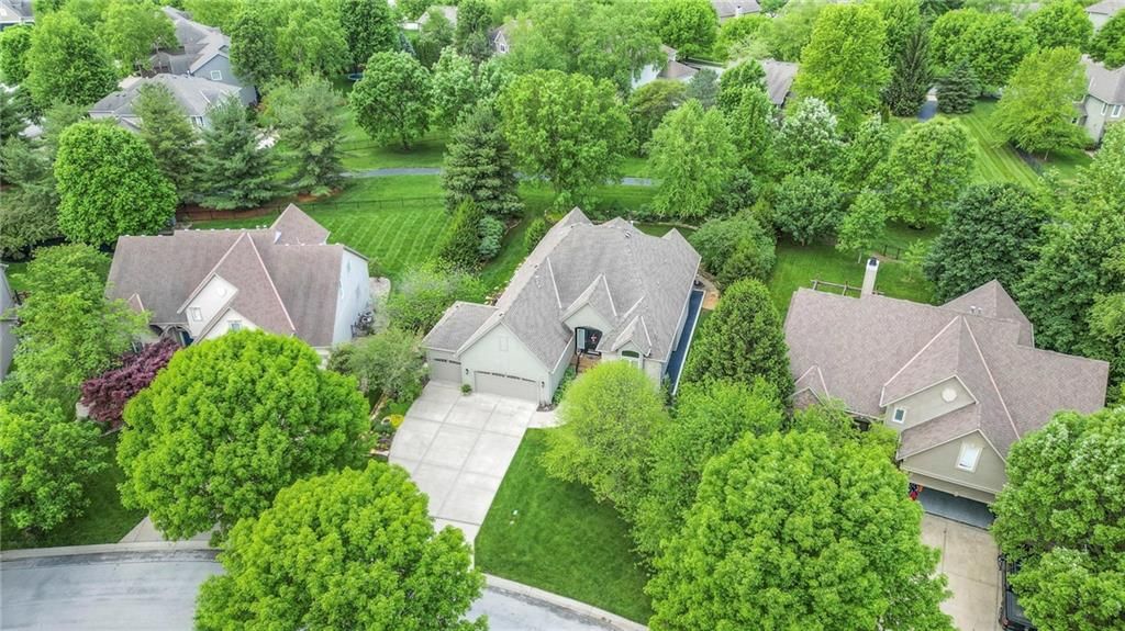 2945 W 143rd Terrace — photo 51