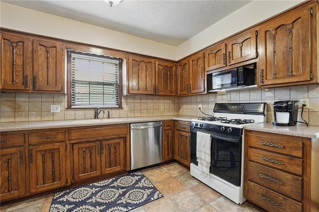 10624 W 99th Street — photo 19