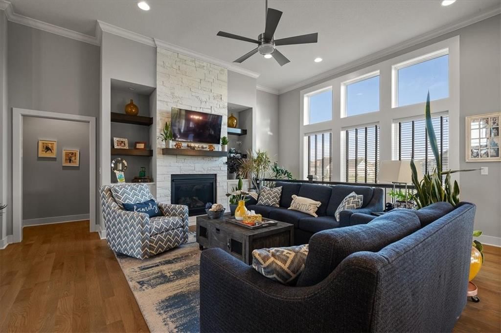 Photo 10 of 41 - 4234 Lakeview Terrace