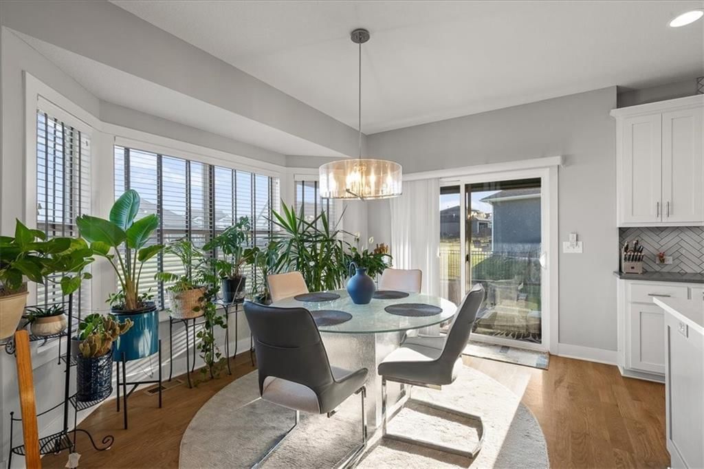Photo 15 of 41 - 4234 Lakeview Terrace