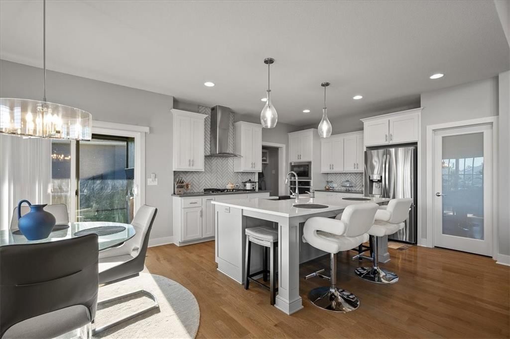 Photo 16 of 41 - 4234 Lakeview Terrace